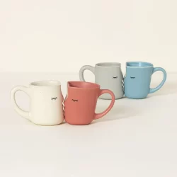 The-Kissing-Mugs