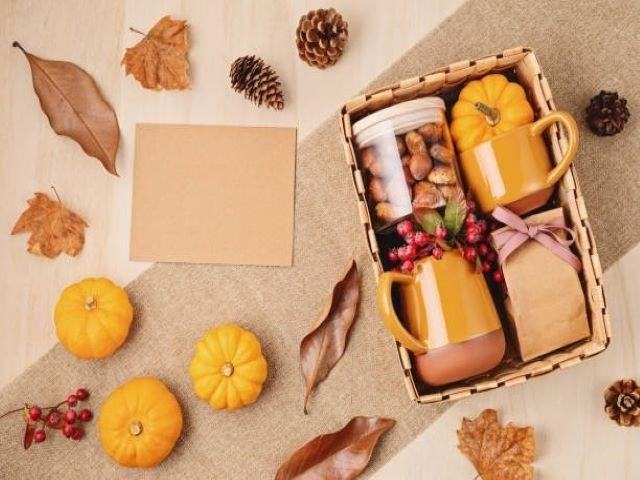 Prepare Thanksgiving presents for teachers with all your hearts to show your appreciation for their hard work and dedication in educating and guiding you.