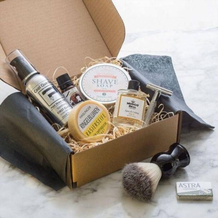Men’s grooming set: functional Father’s Day present for sibling.