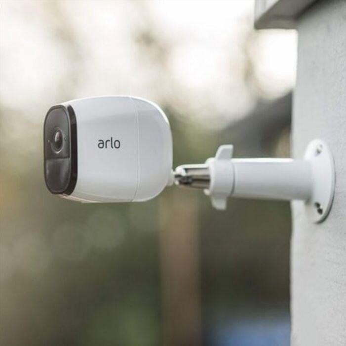 Wireless surveillance camera: a heartfelt Father's Day gift for sibling.