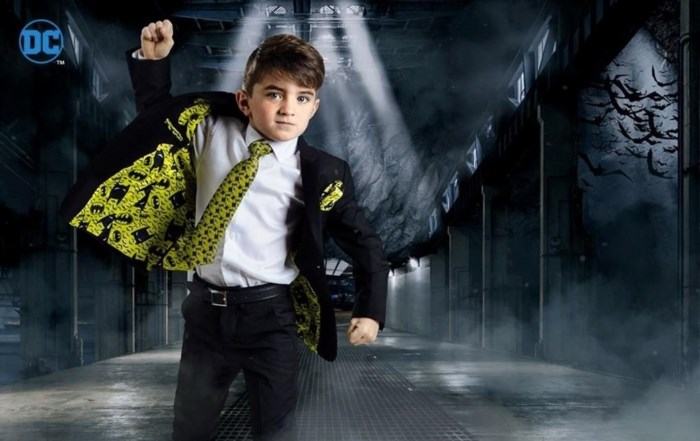 The Kid's Batman Suit is a popular costume choice for young fans of the iconic superhero, featuring the classic black and yellow design, complete with a cape and mask for an authentic crime-fighting look.