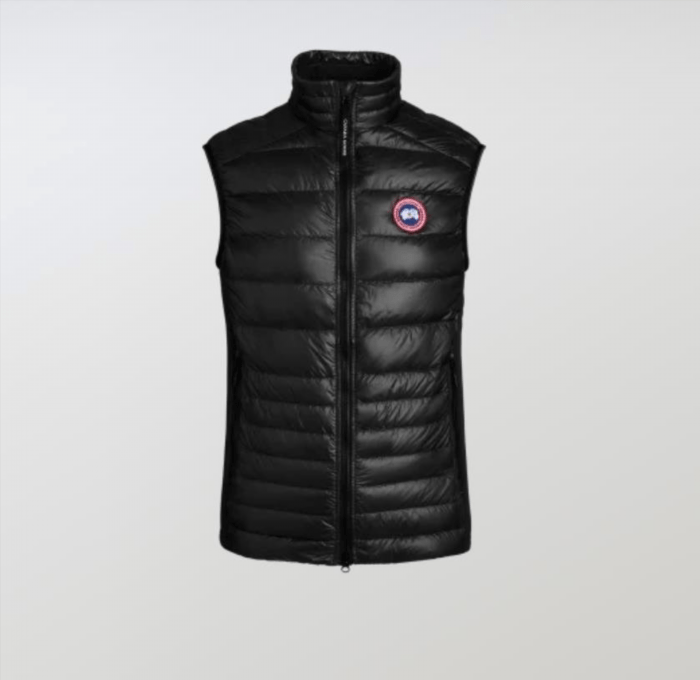 The Canada Goose HyBridge Lite Tech Vest is designed for optimal performance and versatility, providing lightweight insulation and advanced technical features to keep you warm and protected in various weather conditions.