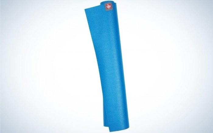 The Manduka eKO Superlite Yoga Travel Mat is considered one of the best graduation gifts for the travel yogi. It is a lightweight and portable mat that allows yogis to practice their yoga anywhere they go, making it perfect for those who love to travel and maintain their yoga routine.