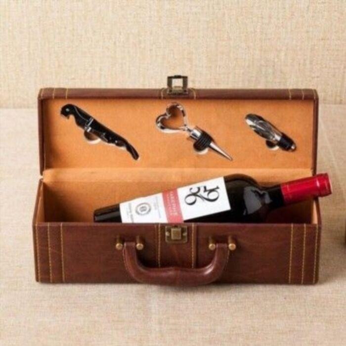 Wine package: delightful present for father of boyfriend.