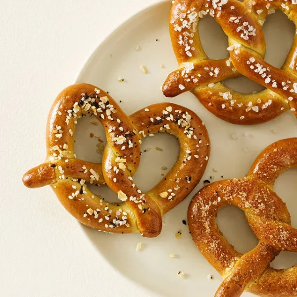 Savory & Sweet Pretzel And Beer Cheese Kit 2