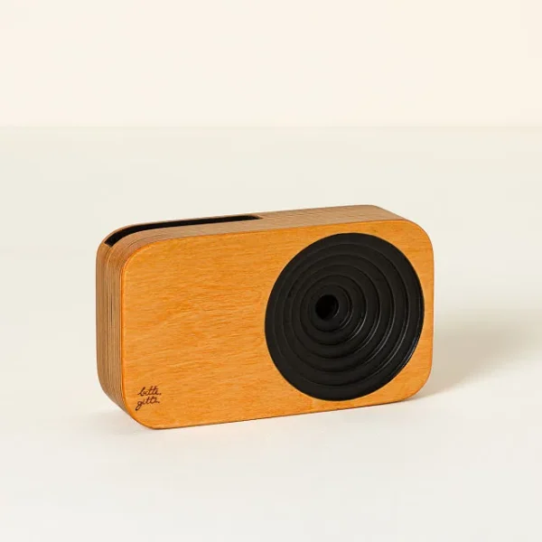 Wooden Amplifying Phone Speaker 1