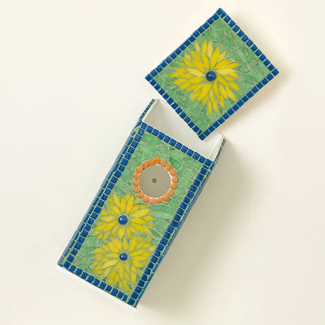 Sunflower Mosaic Birdhouse – Handmade, Colorful Bird Shelter