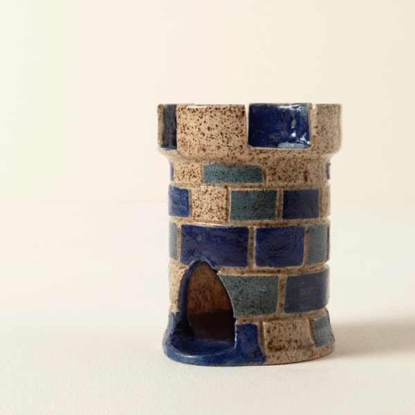 60864_handmadedicetower