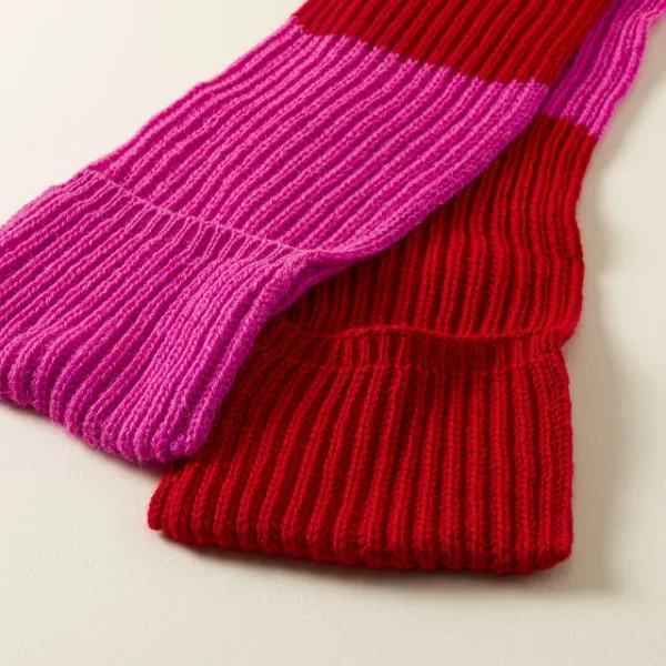 Cozy Hand Warming Pocket Scarf 1