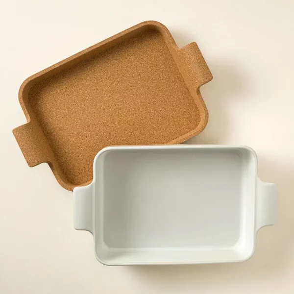 Oven-to-table Ceramic & Cork Baker 1