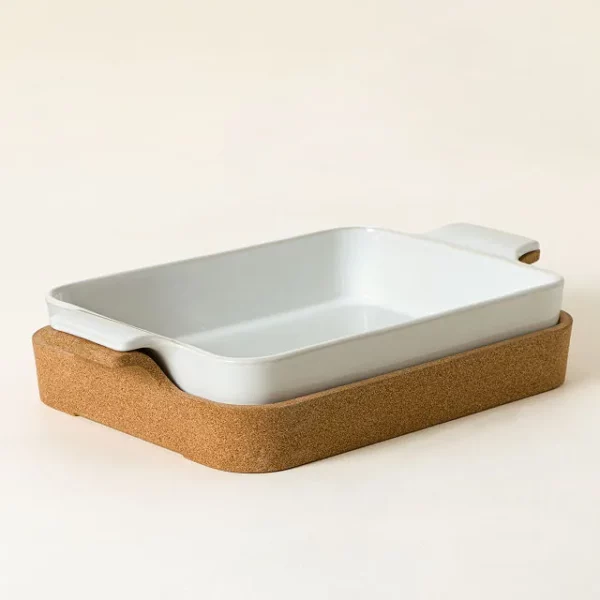 Oven-to-table Ceramic & Cork Baker 2