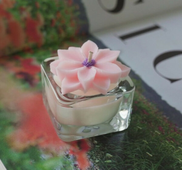 Clematis Floral Tealight Candle 1