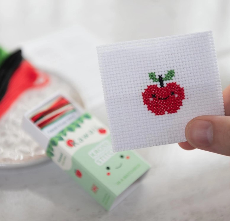 Kawaii Apple Mini Cross Stitch Matchbox Kawaii Apple Mini Cross Stitch Matchbox