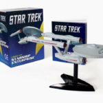 Star Trek Light-up Starship Enterprise