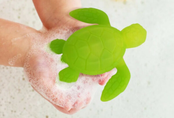 Tub Turtle Light-up Bath Toy 1