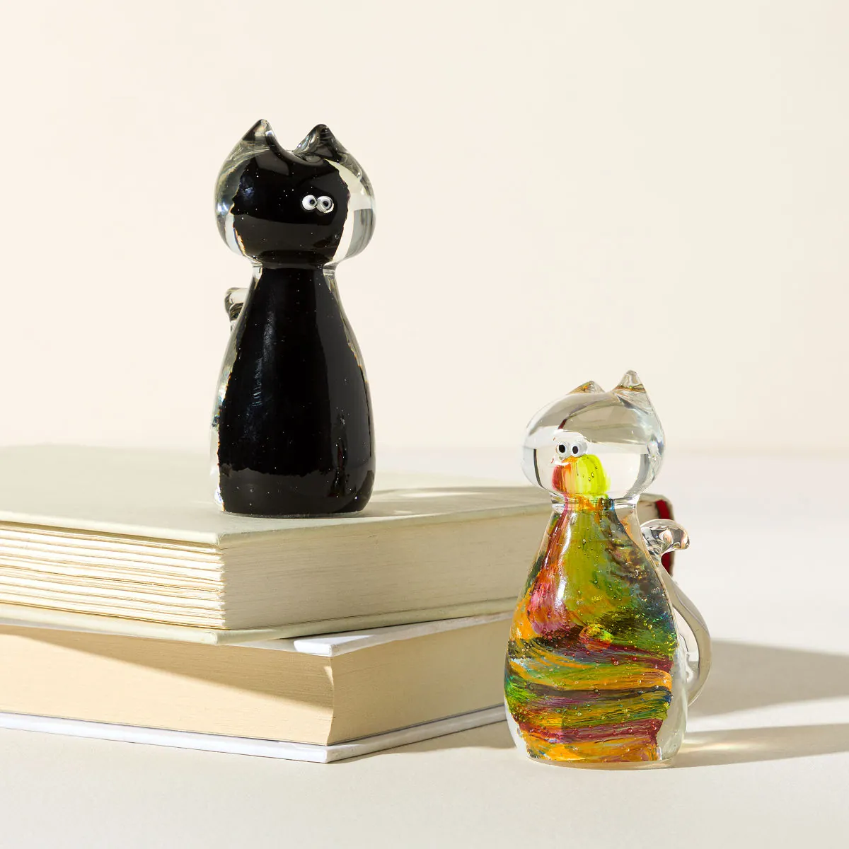 Curious Cat Glass Desk Pet Curious Cat Glass Desk Pet
