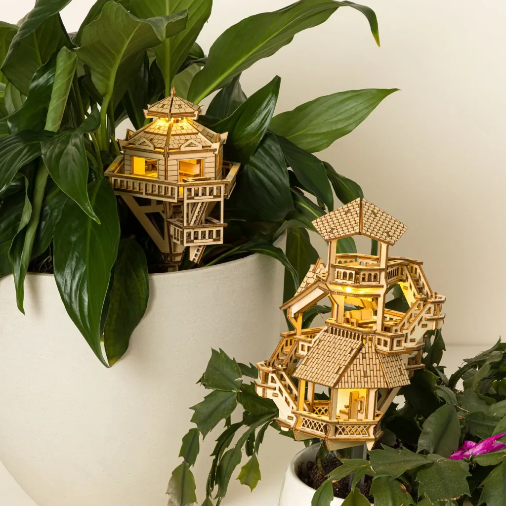 Light Up Plant Treehouse Build Kit