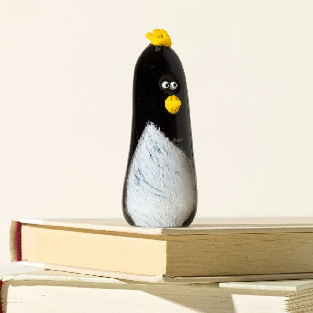 Penguin Glass Desk Pet