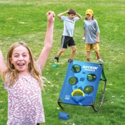 Rockin’ Pockets Toss & Balance Game